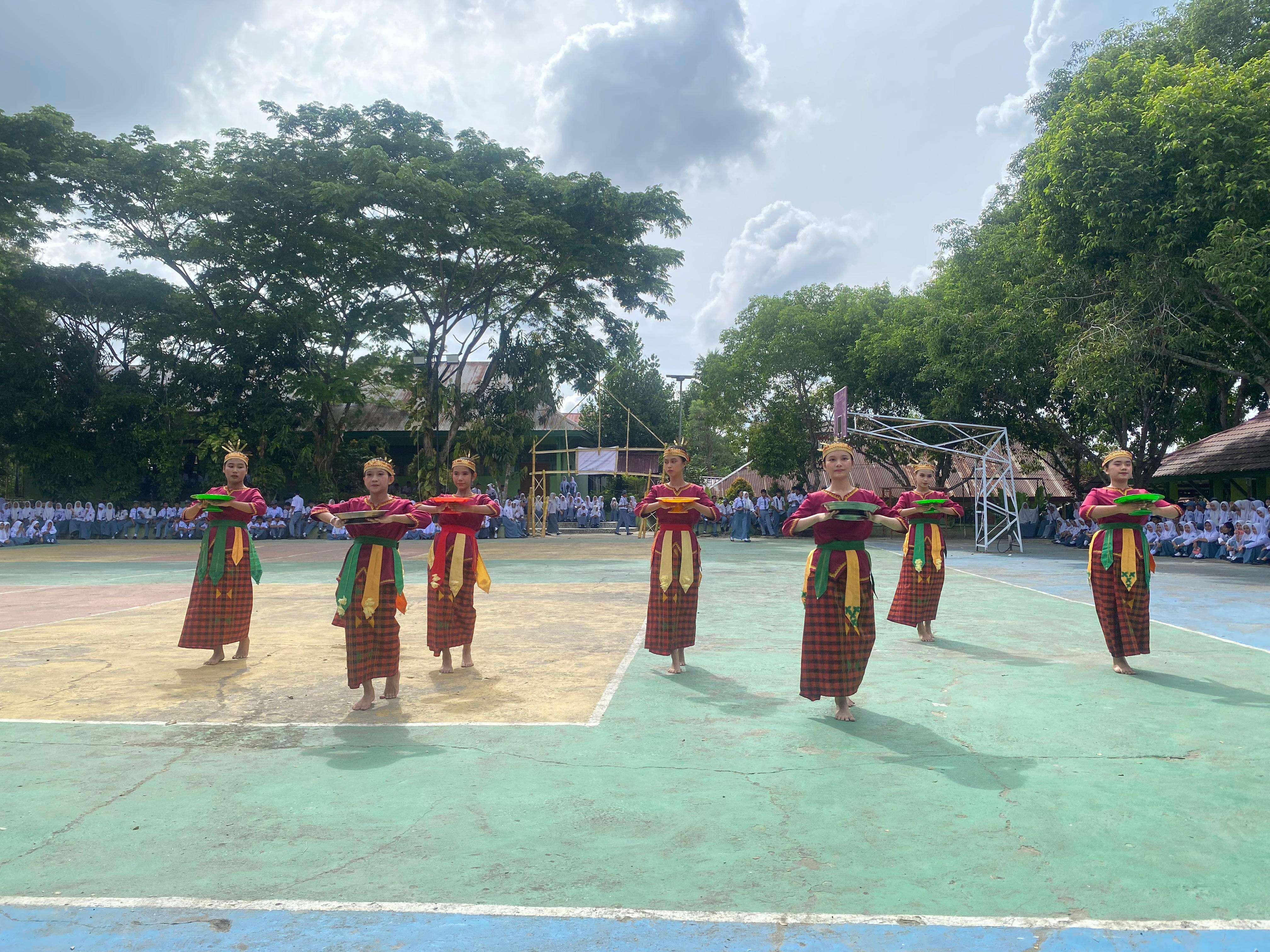 Acara Purna Bakti Bapak Kepala SMA Negeri 6 Kendari